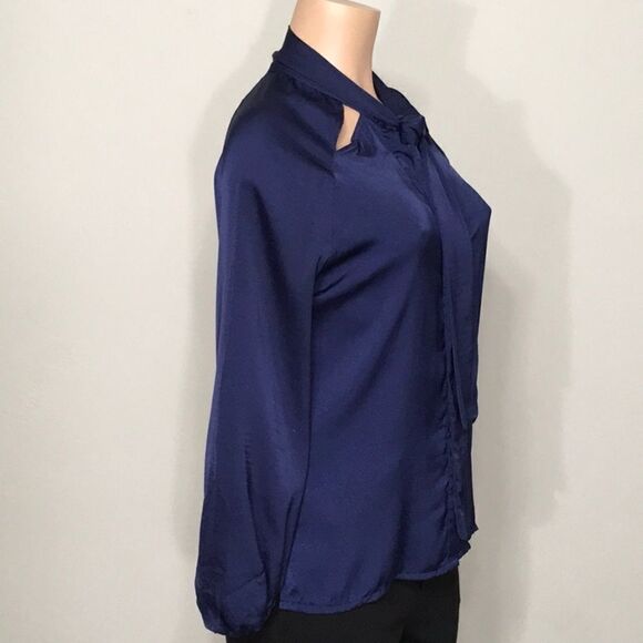 Midnight blue silky blouse. NWOT - Picture 4 of 8